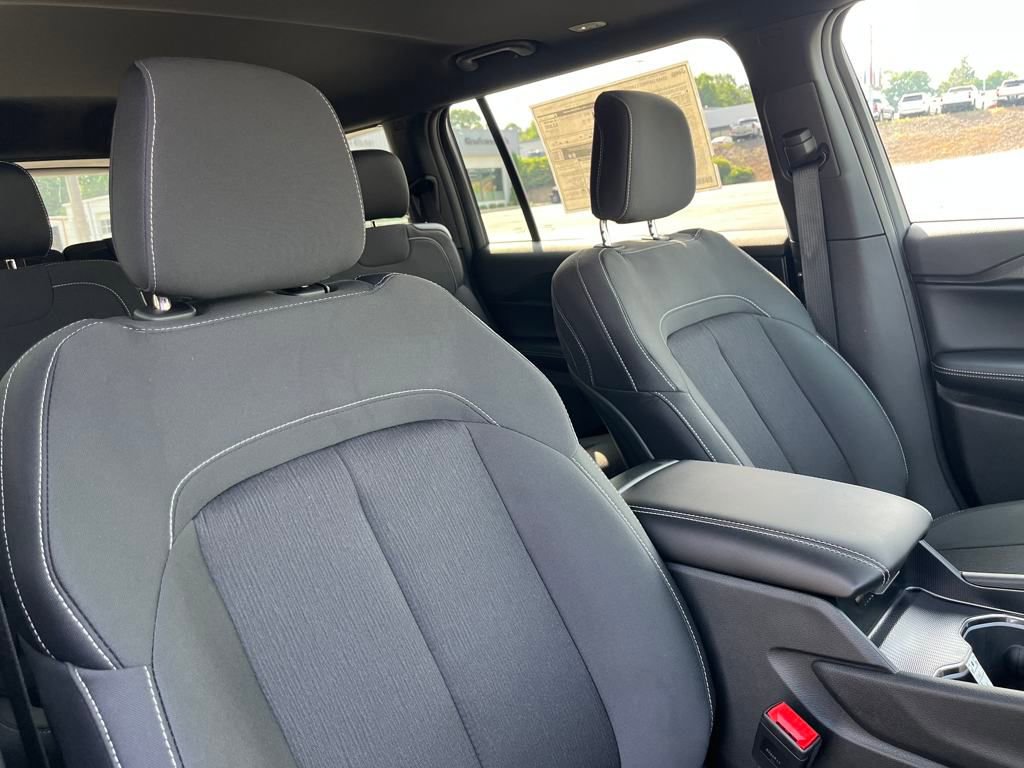 New 2025 Jeep Grand Cherokee L Laredo w/ Luxury Tech Group I image 14