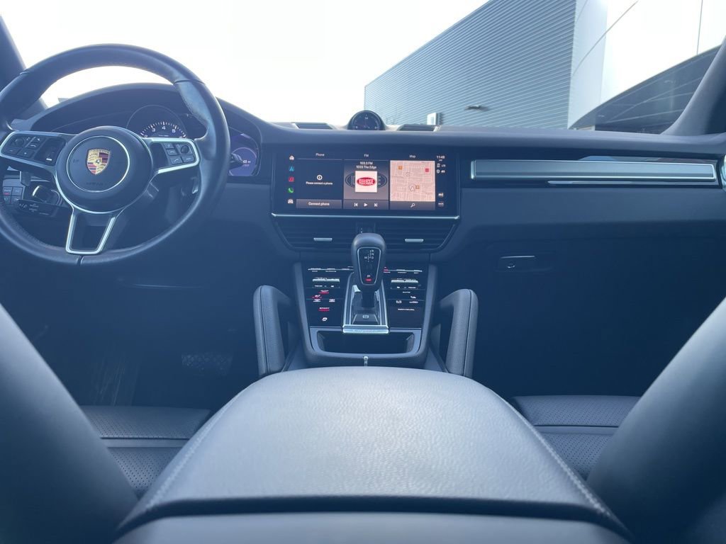 Certified 2023 Porsche Cayenne Platinum Edition image 24