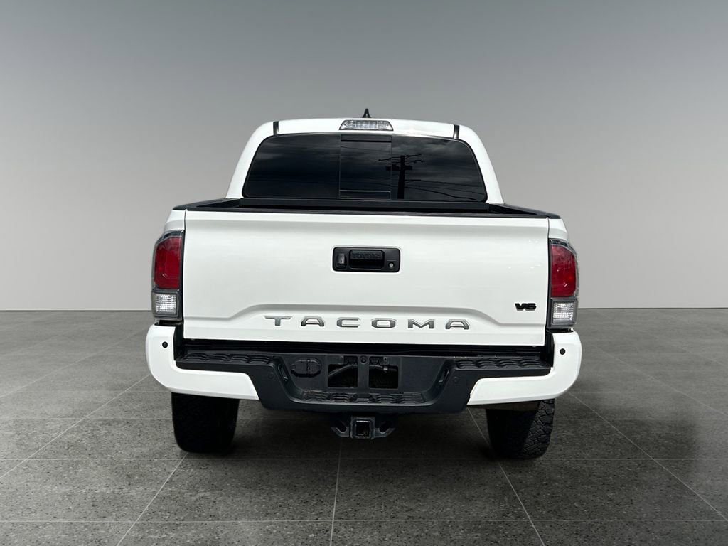 Used 2022 Toyota Tacoma TRD Off-Road w/ Technology Package AWD/4WD image 9