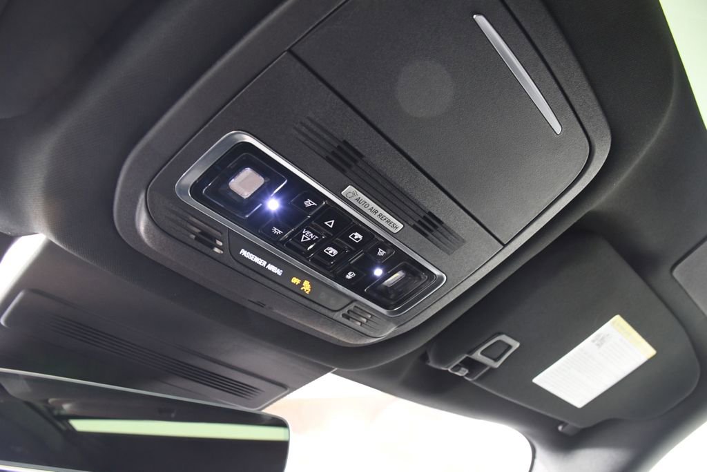 Used 2025 Lincoln Nautilus Reserve image 34