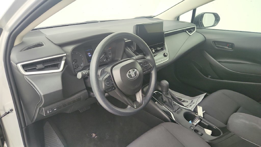 Used 2025 Toyota Corolla LE FWD image 13