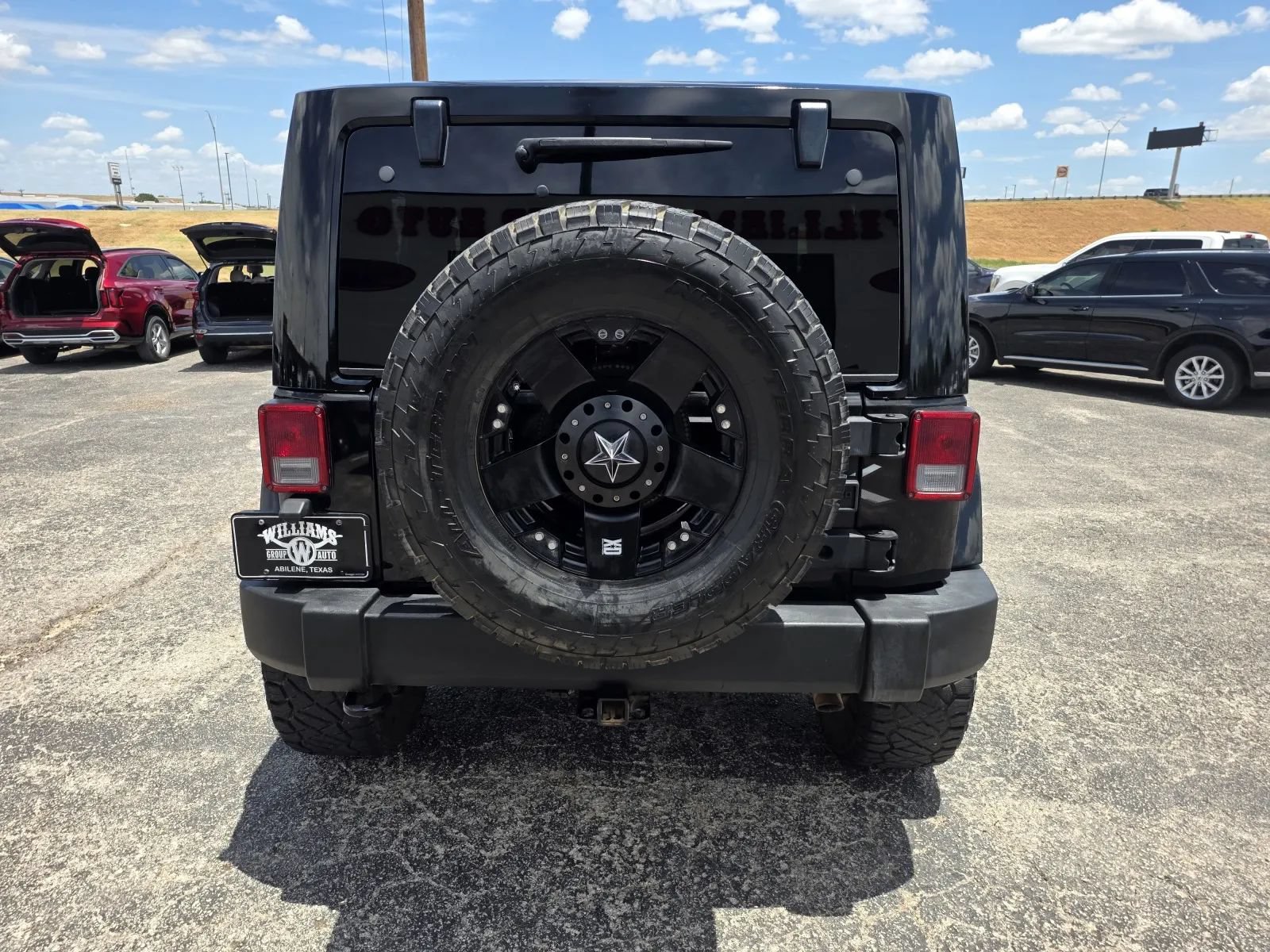 Used 2015 Jeep Wrangler Sahara AWD/4WD image 6