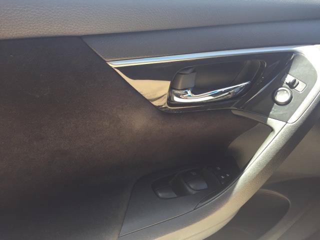 Used 2013 Nissan Altima 2.5 SV FWD image 22