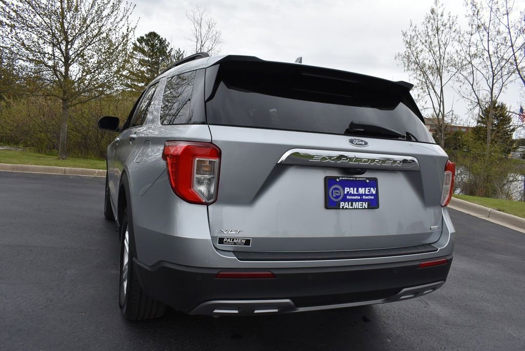 Used 2020 Ford Explorer XLT w/ Equipment Group 202A AWD/4WD image 7