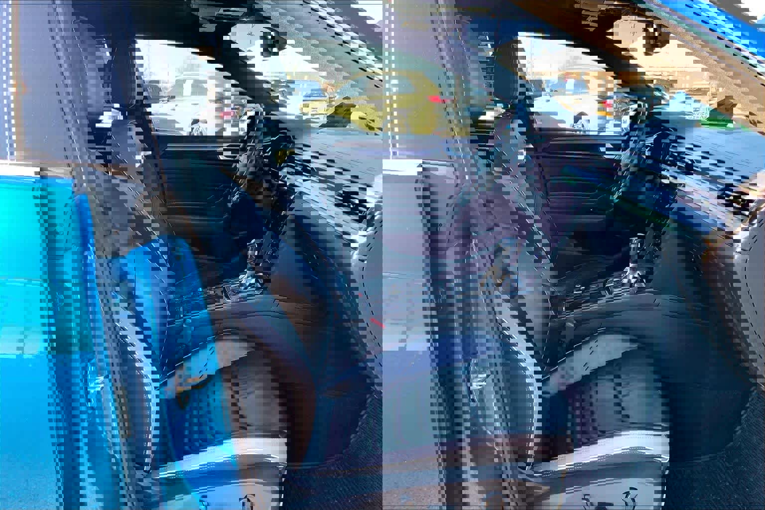 Used 2023 Volkswagen Arteon SEL Premium image 9