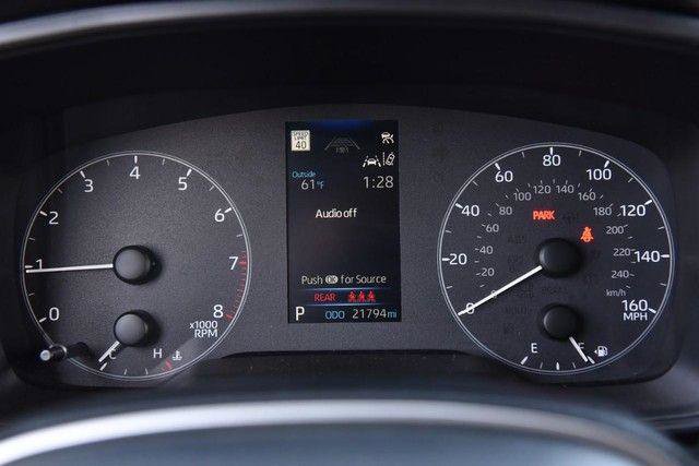 Used 2025 Toyota Corolla Cross LE image 12