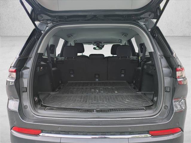 Used 2023 Jeep Grand Cherokee L Laredo AWD/4WD image 6
