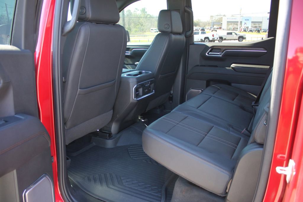 Used 2023 Chevrolet Silverado 1500 High Country w/ Technology Package image 11