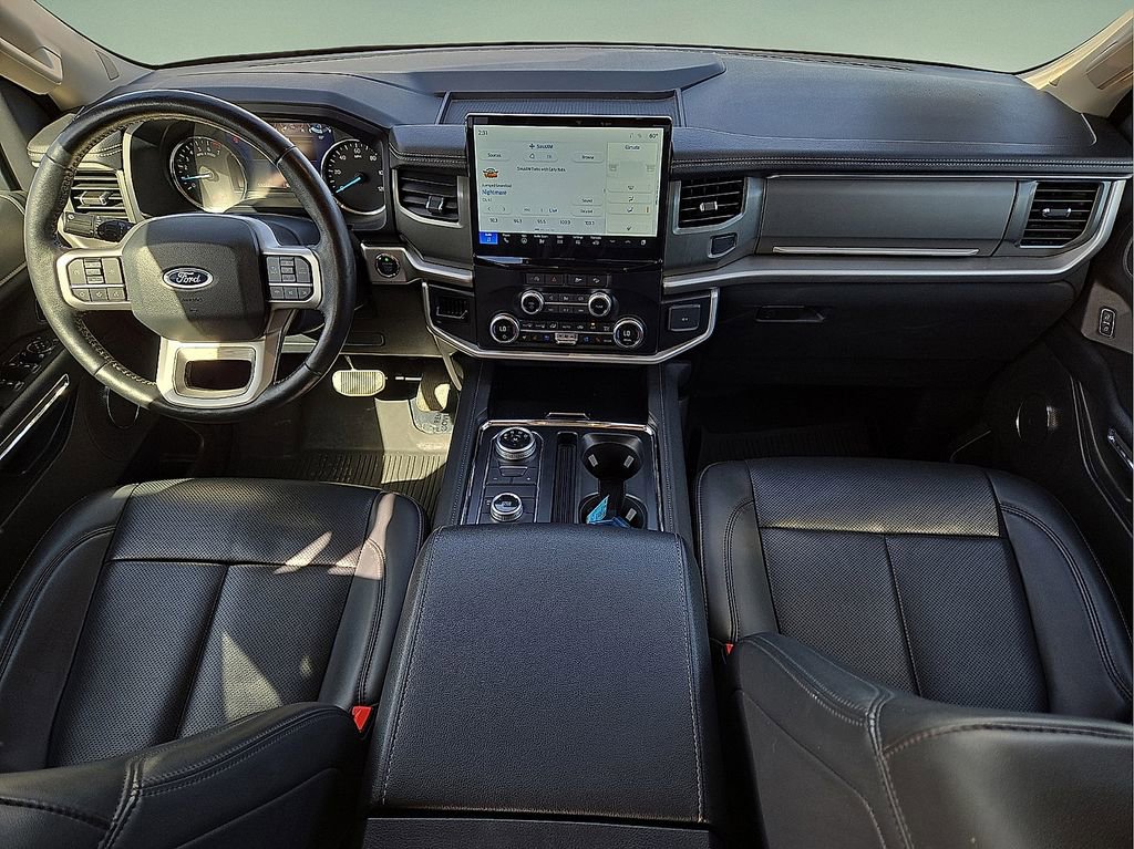 Used 2024 Ford Expedition XLT image 17