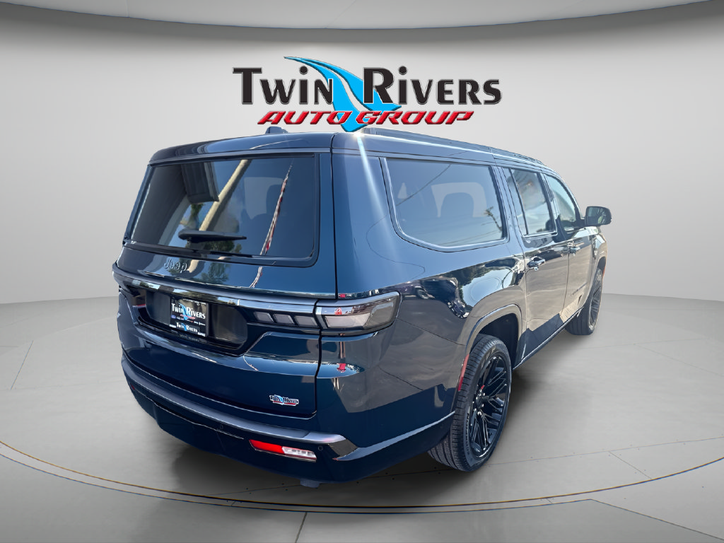 New 2026 Jeep Grand Wagoneer L Limited AWD/4WD image 4