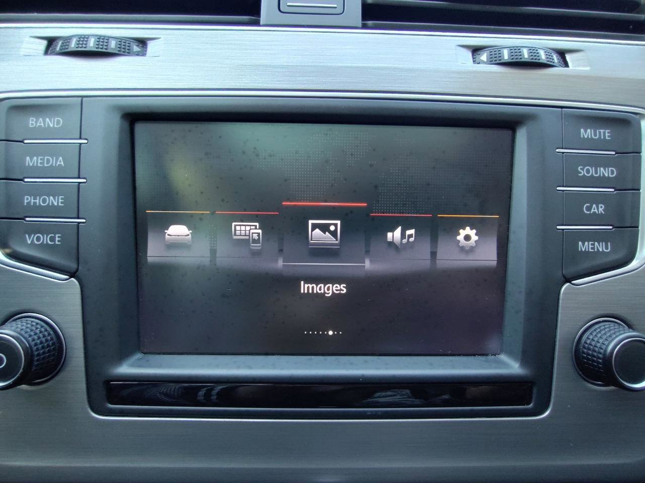 Used 2016 Volkswagen Golf SE image 33