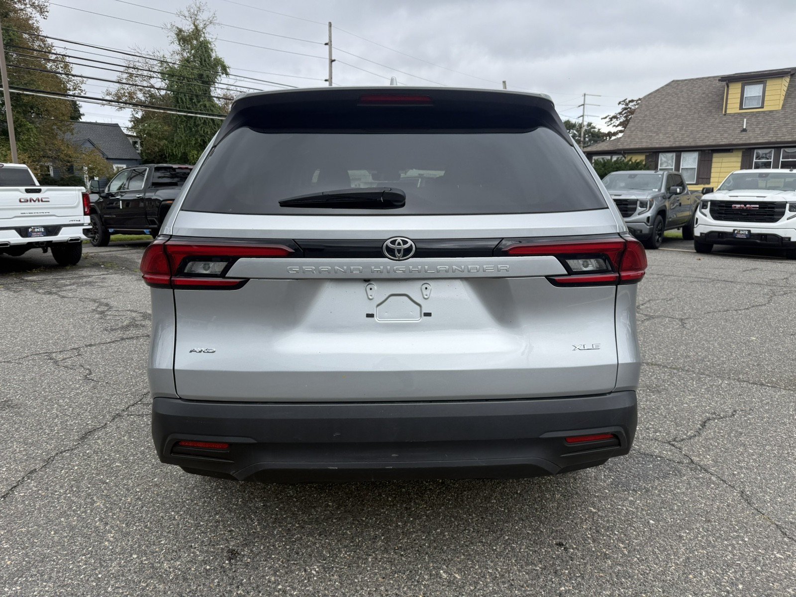 Used 2025 Toyota Grand Highlander AWD image 4