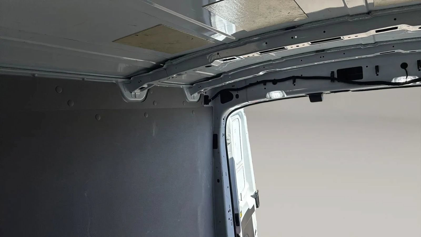 Used 2020 Ford Transit 250 Medium Roof RWD image 30