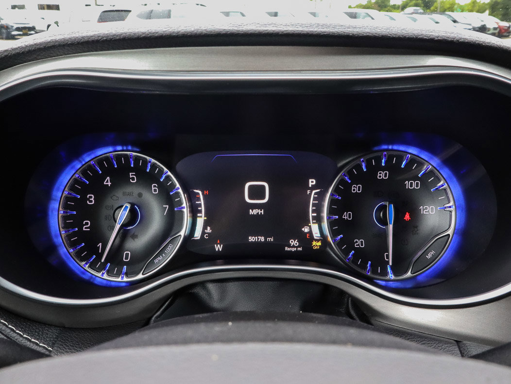 Used 2022 Chrysler Pacifica Limited w/ S Appearance Package AWD/4WD image 36
