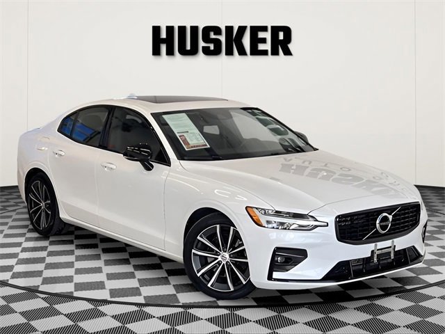 Used 2021 Volvo S60 T5 Momentum w/ Climate Package image 1