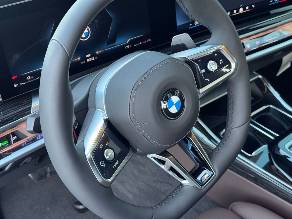 Used 2026 BMW 740i xDrive w/ Premium Package image 12