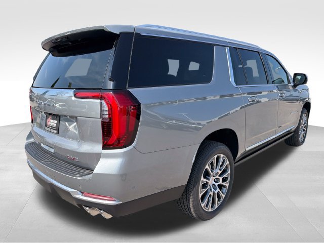 New 2026 GMC Yukon XL Denali w/ Denali Reserve Package AWD/4WD image 7