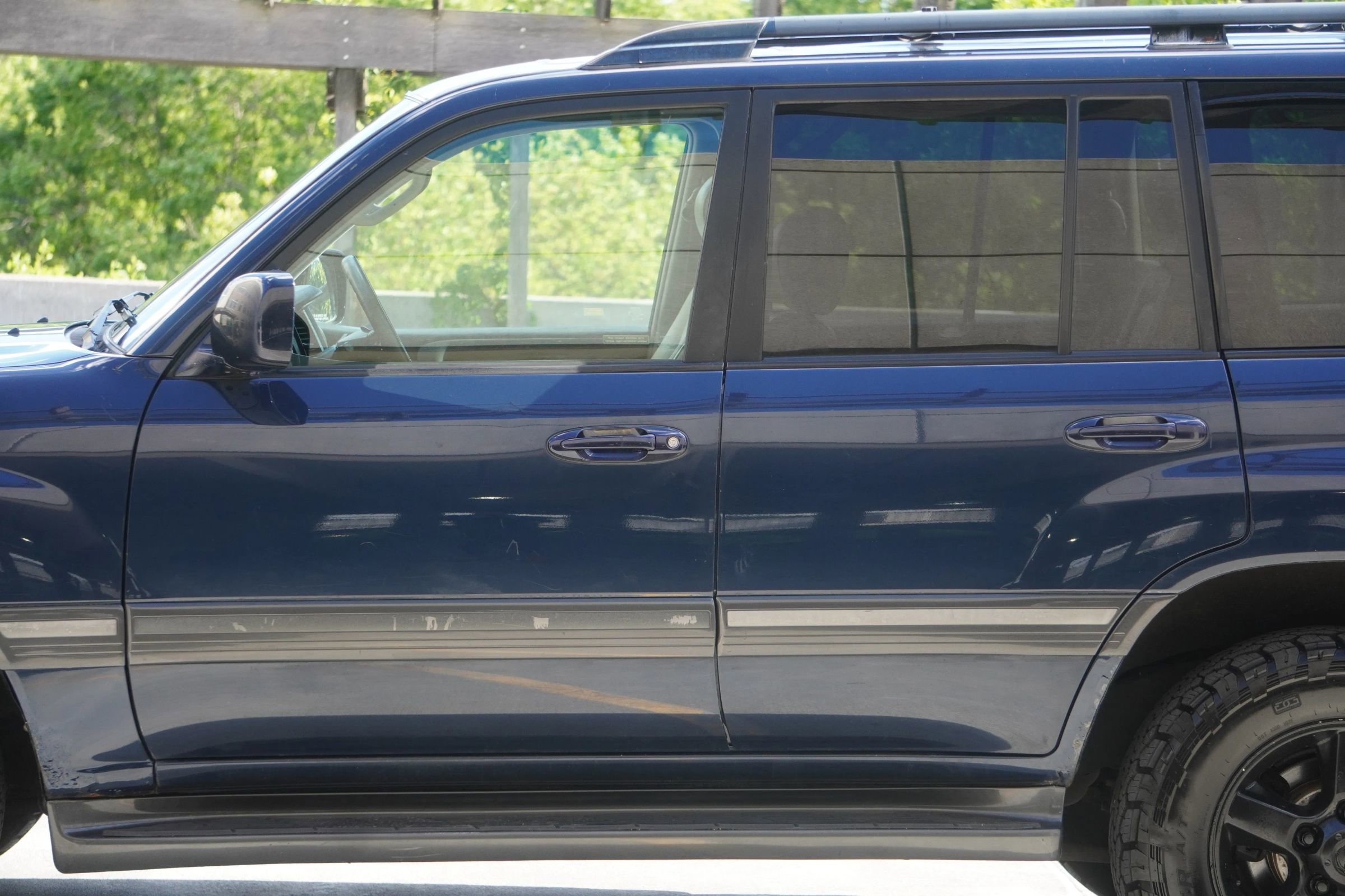 Used 2004 Toyota Land Cruiser AWD/4WD image 31