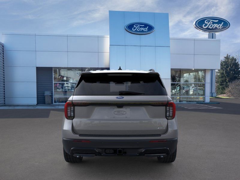 New 2026 Ford Explorer ST-Line w/ ST-Line Street Pack AWD/4WD image 5