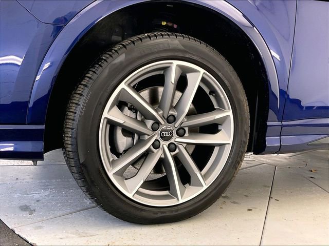 Certified 2025 Audi Q3 2.0T Premium w/ Convenience Package image 9
