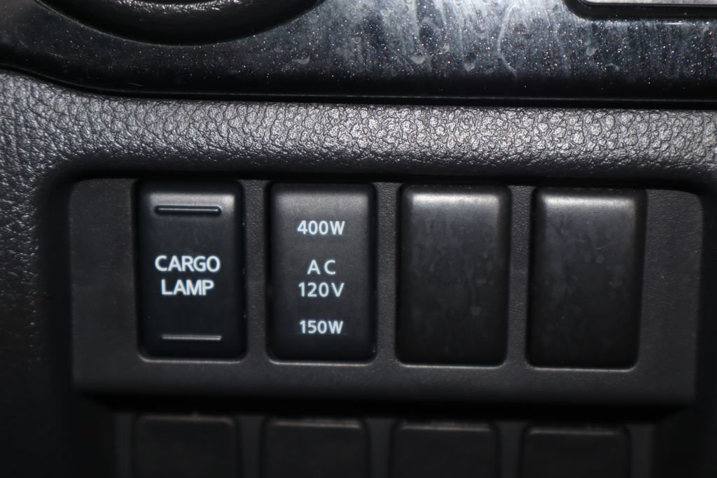 Used 2021 Nissan Titan SV w/ SV Convenience Package AWD/4WD image 23