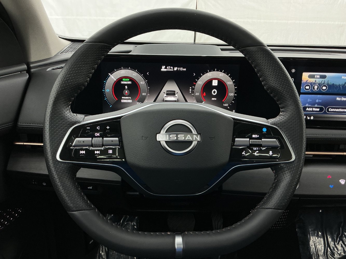Used 2024 Nissan Ariya AWD image 32