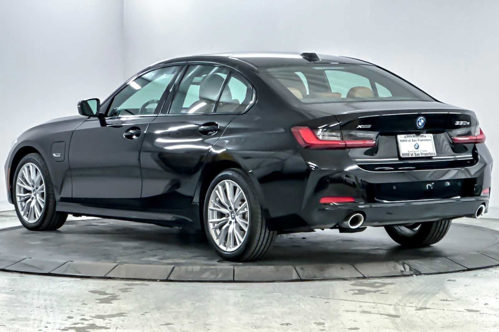 Used 2023 BMW 330e xDrive 330e xDrive w/ Driving Assistance Package image 6