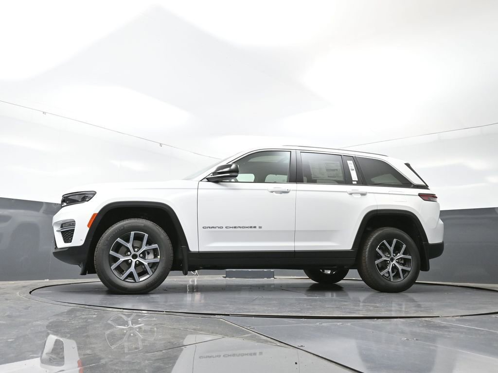 New 2025 Jeep Grand Cherokee Limited w/ Luxury Tech Group II image 38