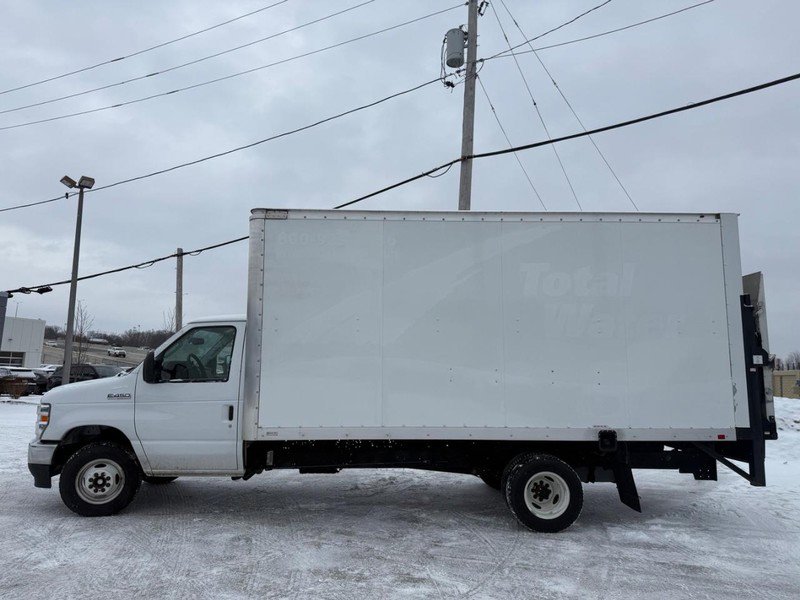 Certified 2024 Ford E-450 and Econoline 450 Super Duty w/ Power Windows & Locks Group image 2