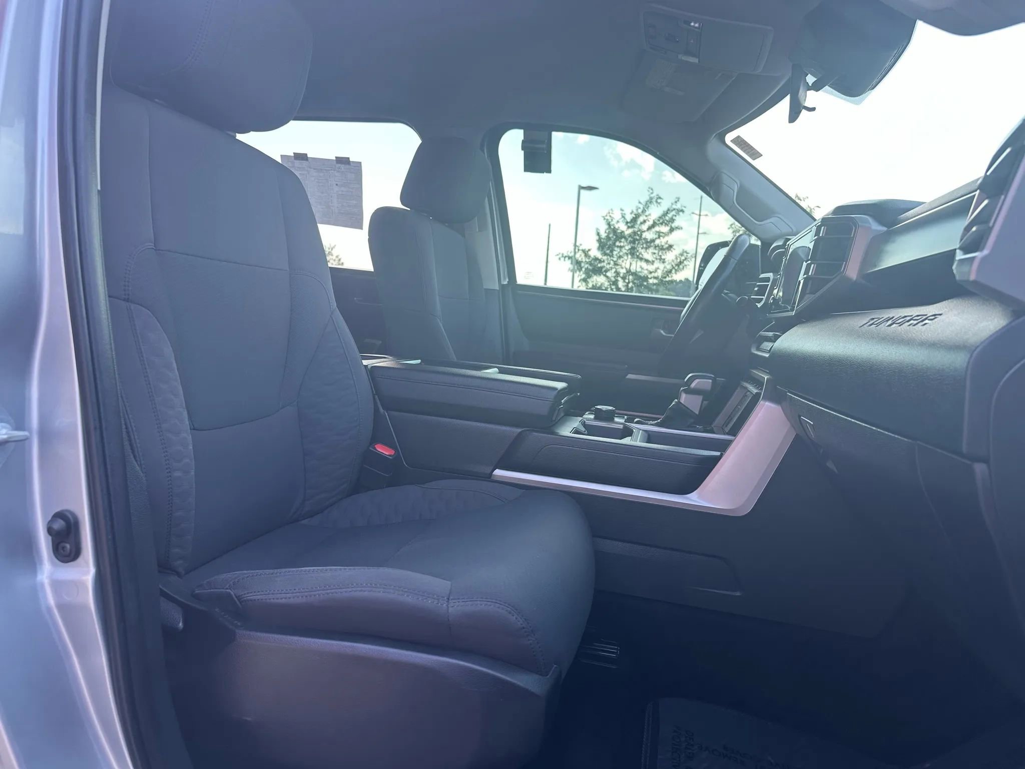 Used 2022 Toyota Tundra SR5 w/ SR5 Convenience Package image 11