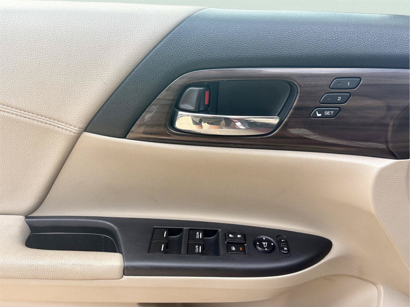 Used 2017 Honda Accord EX-L image 14