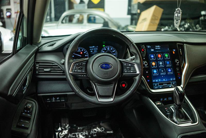 Used 2025 Subaru Outback Premium AWD/4WD image 17