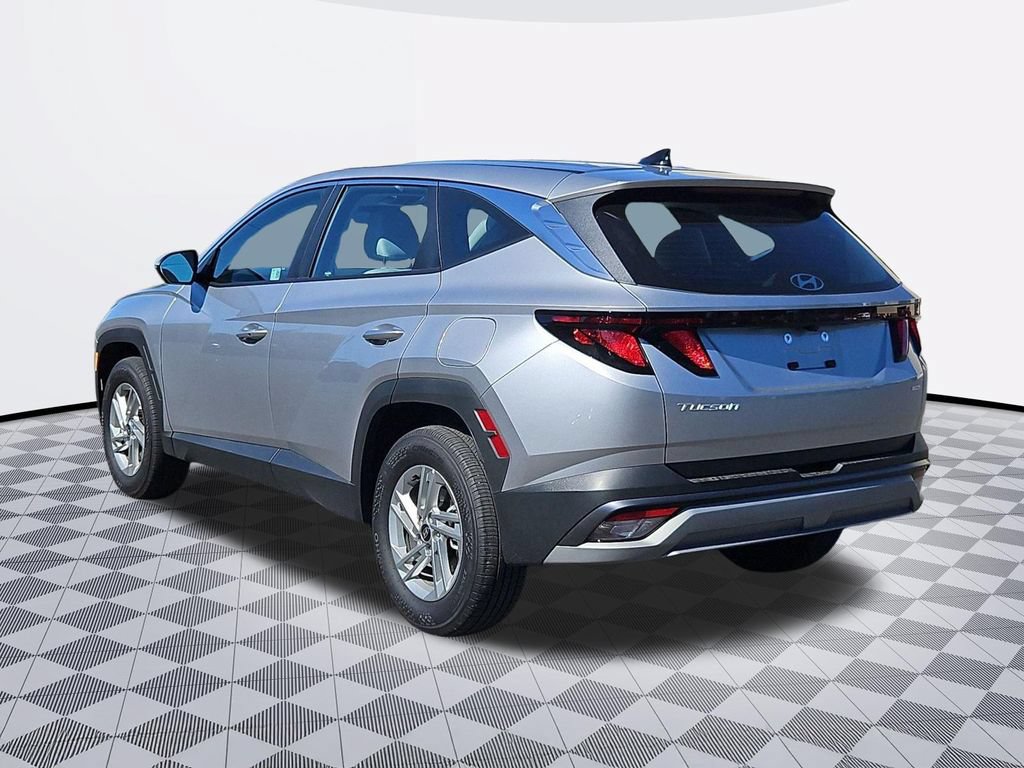 Used 2025 Hyundai Tucson SE AWD/4WD image 4
