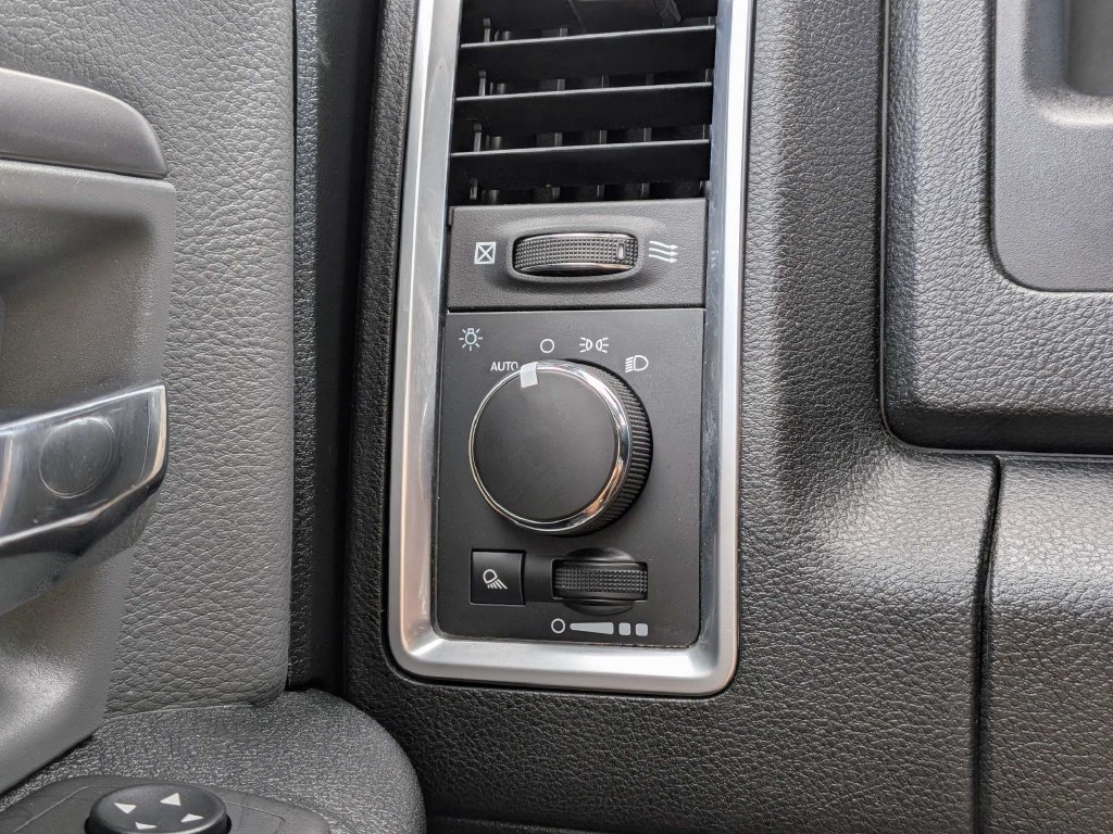 Used 2024 RAM 1500 Classic SLT AWD/4WD image 22