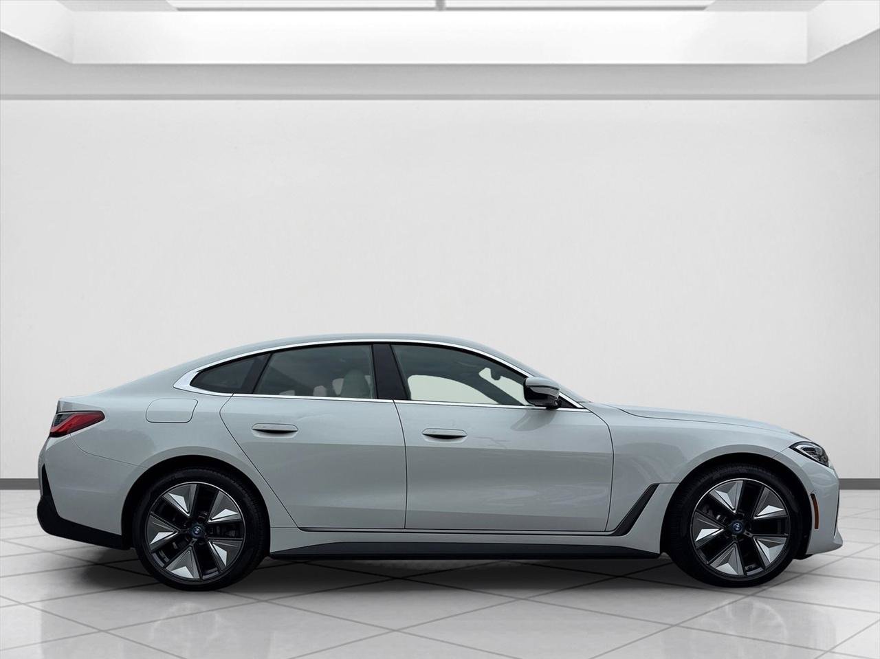 Used 2023 BMW i4 eDrive35 w/ Premium Package RWD image 6
