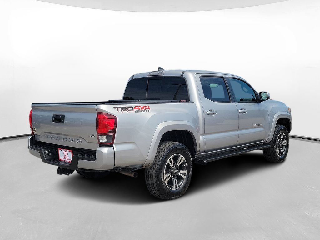 Used 2019 Toyota Tacoma TRD Sport AWD/4WD image 4