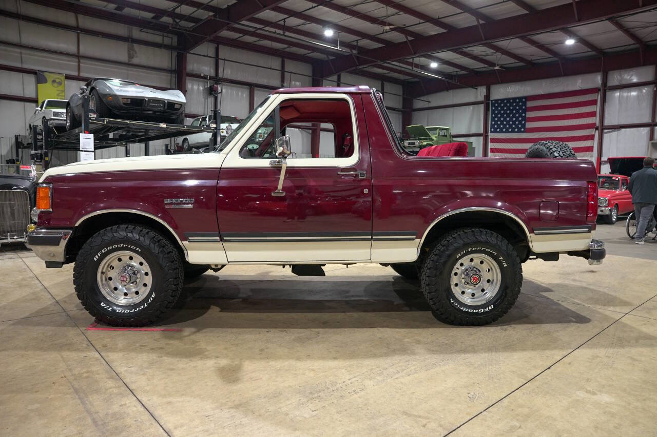 Used 1990 Ford Bronco XLT 2dr 4WD SUV image 4