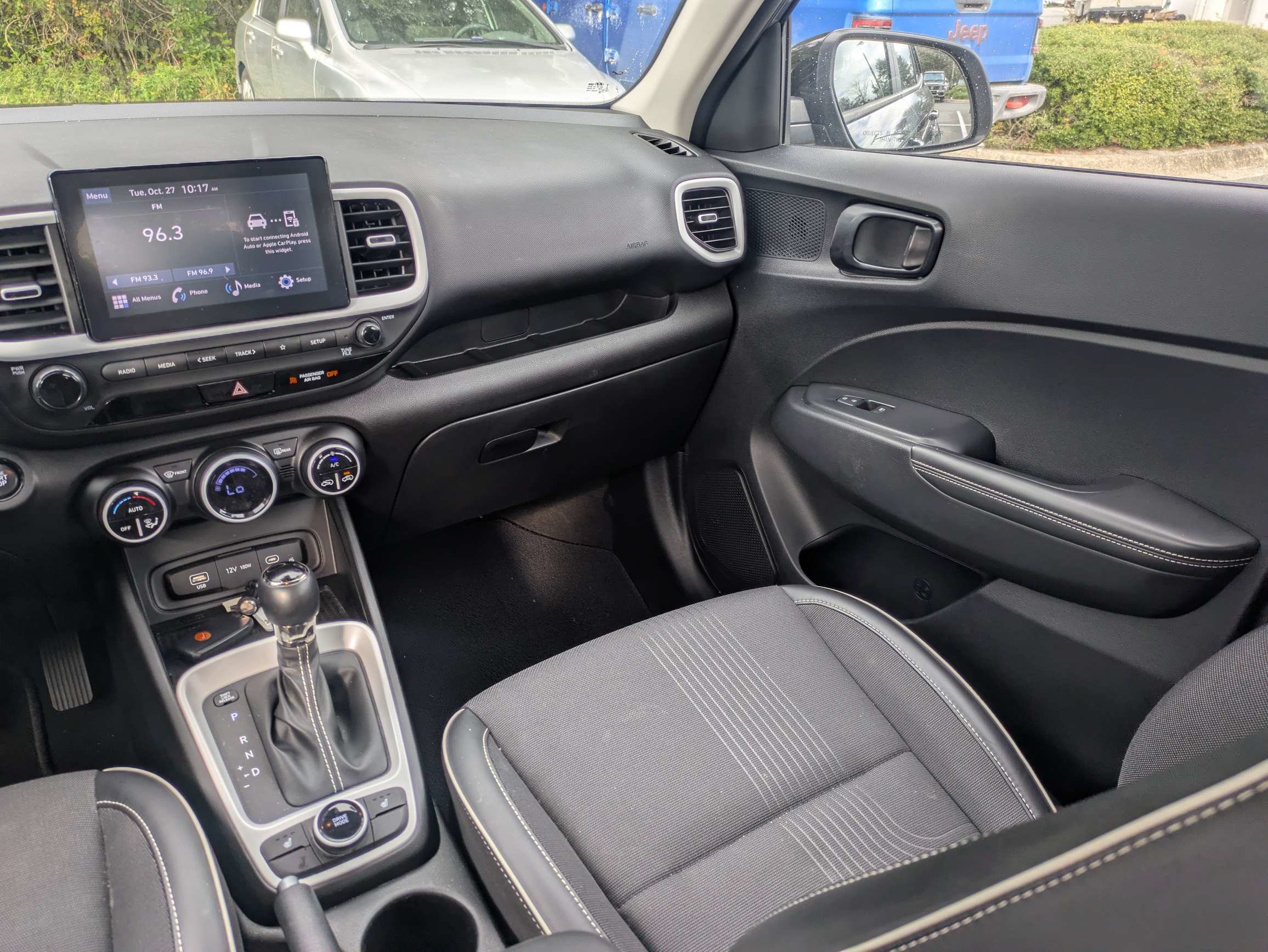 Used 2026 Hyundai Venue SEL FWD image 15