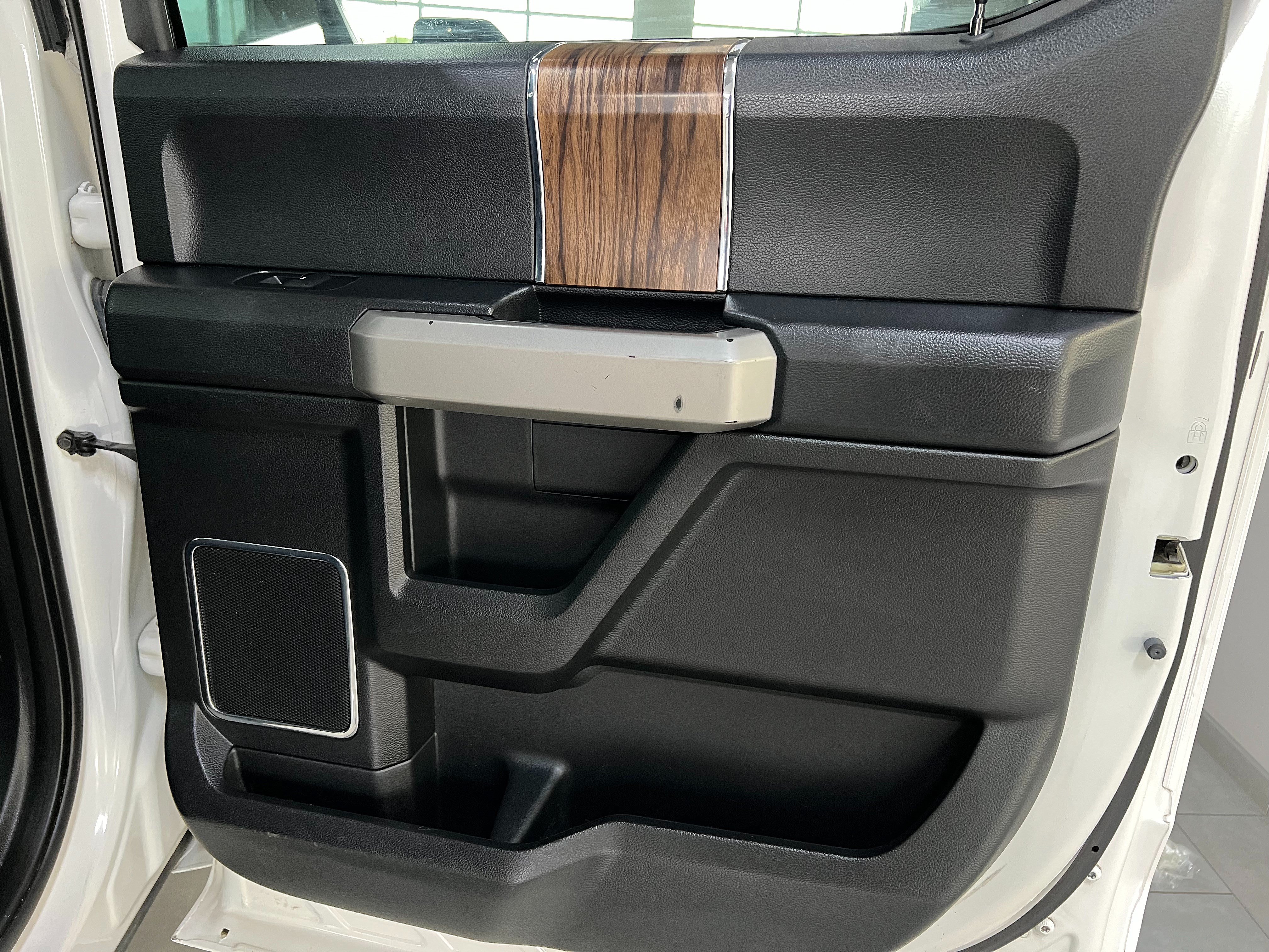 Used 2018 Ford F150 Lariat w/ Equipment Group 502A Luxury AWD/4WD image 27
