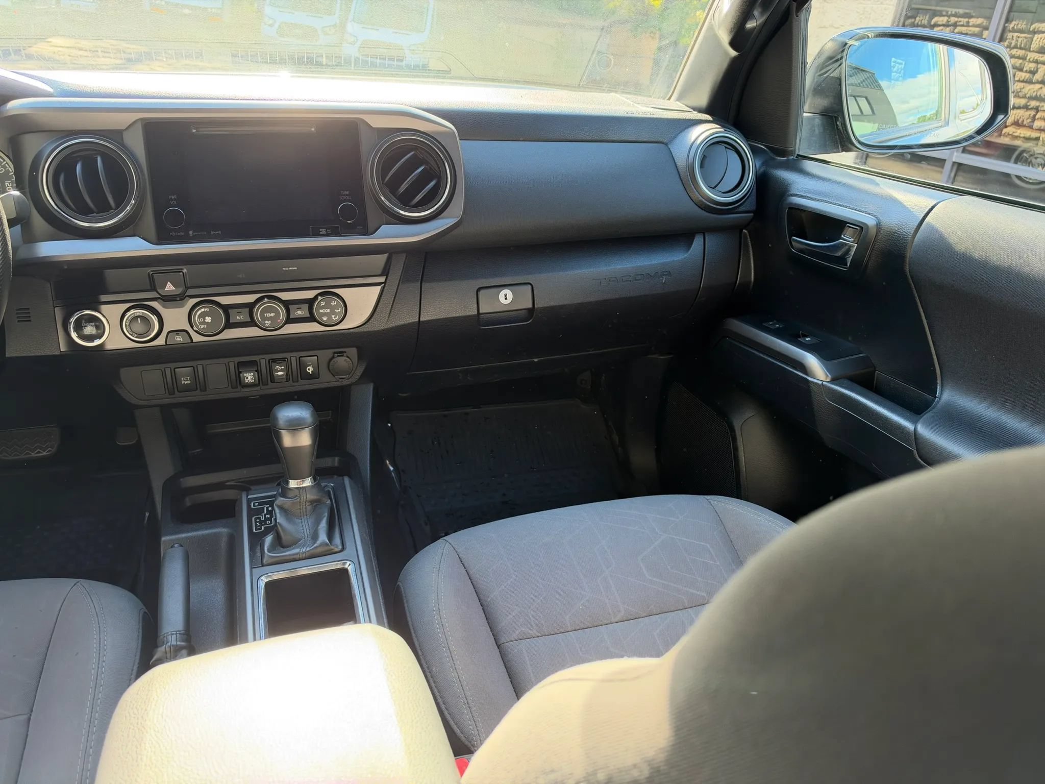 Used 2019 Toyota Tacoma TRD Off-Road AWD/4WD image 14