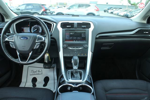 Used 2015 Ford Fusion SE FWD image 16