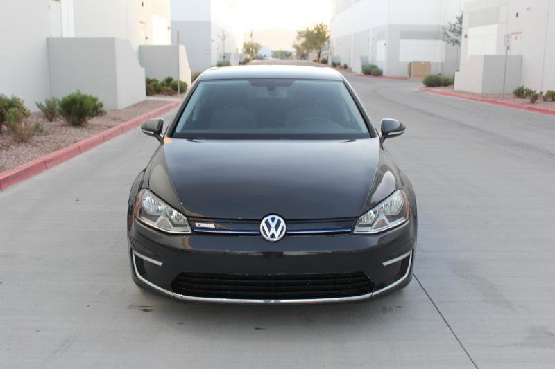 Used 2016 Volkswagen e-Golf SE FWD image 2