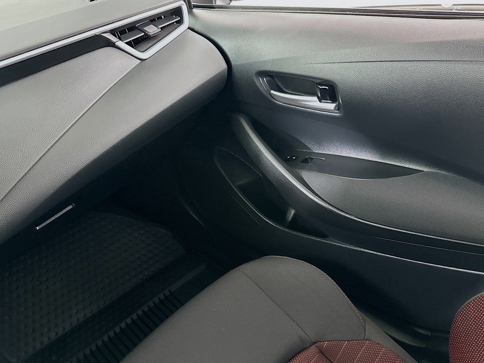 Used 2026 Toyota Corolla SE image 21