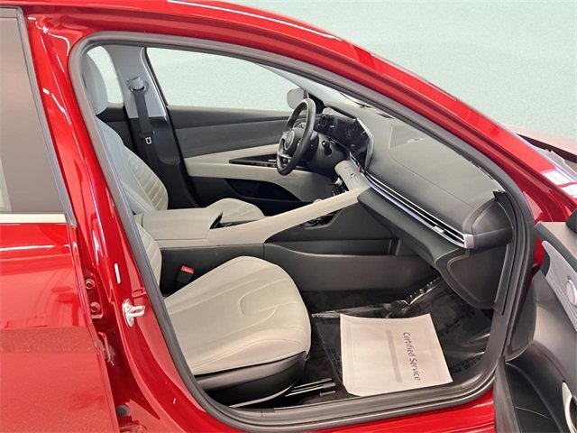 Used 2025 Hyundai Elantra Limited image 11