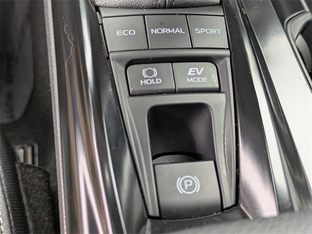 Used 2025 Toyota Camry SE image 29