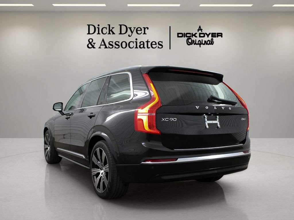 Used 2023 Volvo XC90 B6 Ultimate w/ Lounge Package image 5