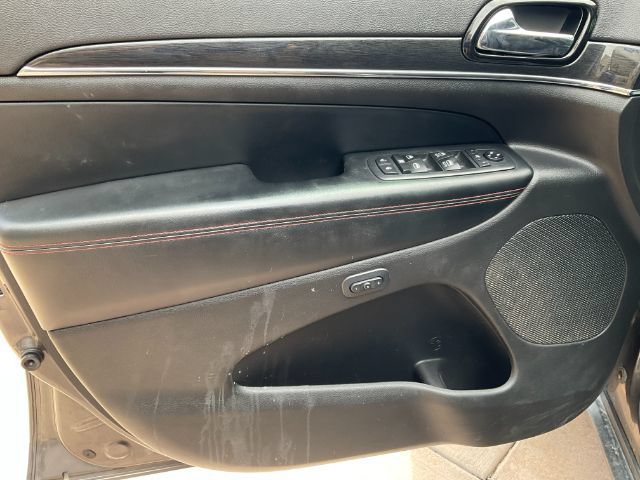 Used 2020 Jeep Grand Cherokee Trailhawk AWD/4WD image 12