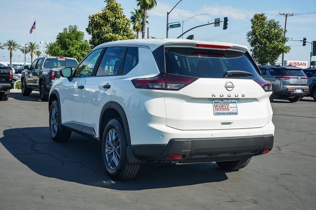 New 2026 Nissan Rogue S image 4