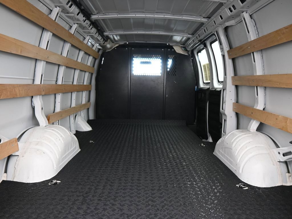 Used 2024 Chevrolet Express 2500 Work Van w/ Driver Convenience Package image 32