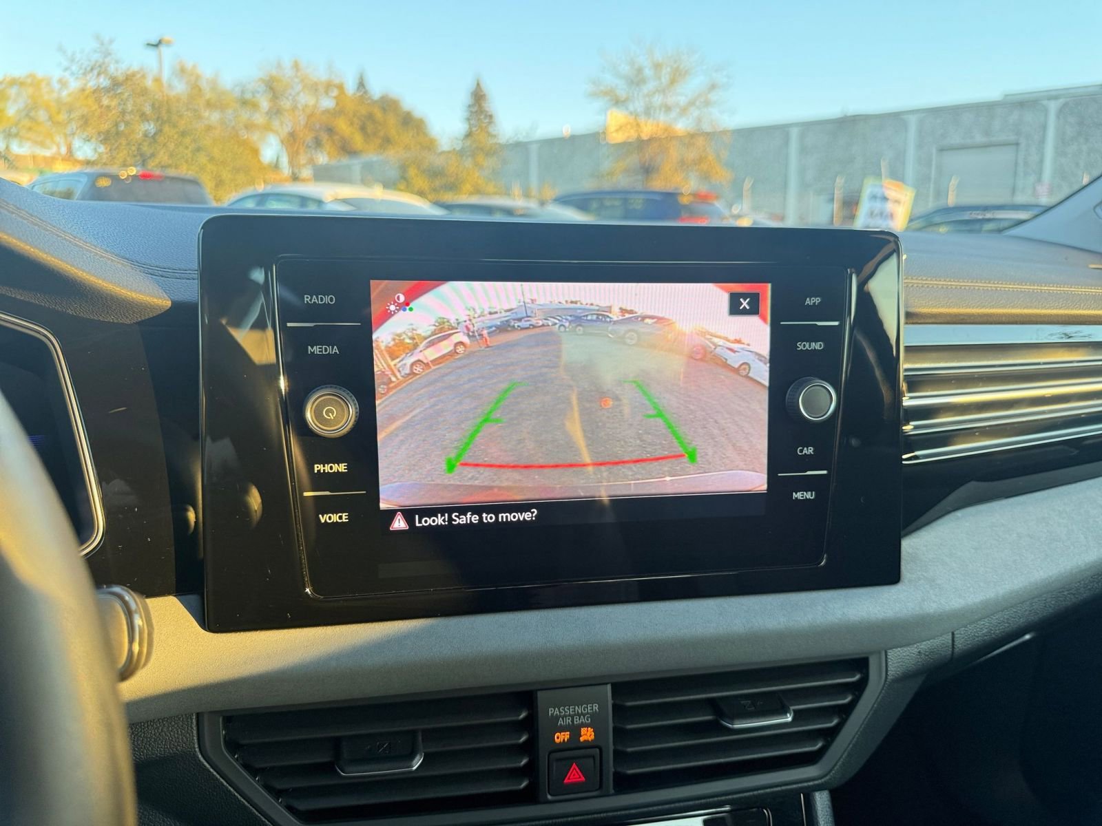 Used 2025 Volkswagen Jetta SE image 24